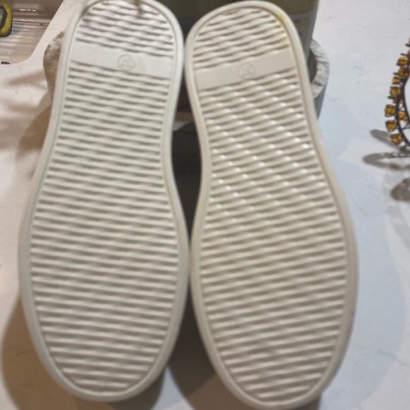 Flat Low-Cut Round Toe Shoes, Breathable Mesh With Chain Decor. Size 6.5 - Picture 4 of 11